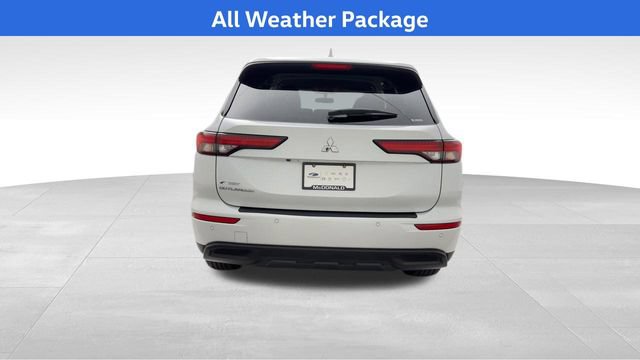 Used 2023 Mitsubishi Outlander ES AWD/4WD image 3