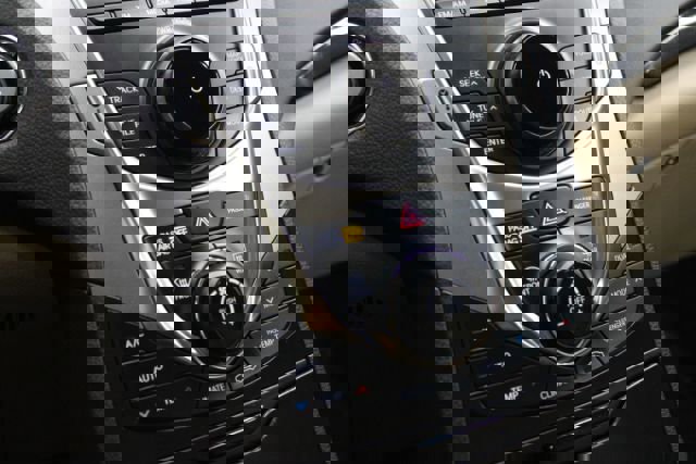 Used 2013 Hyundai Azera Limited image 18