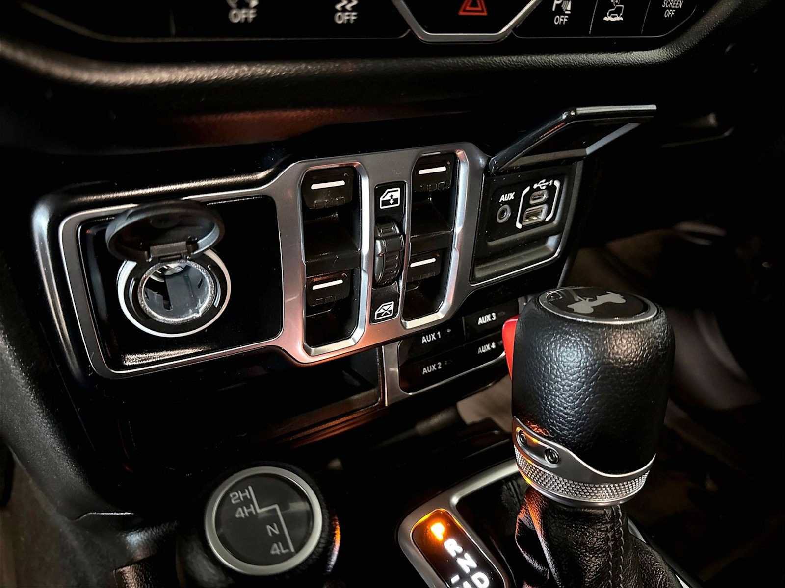 Used 2024 Jeep Wrangler Unlimited Sahara w/ Safety Group AWD/4WD image 38