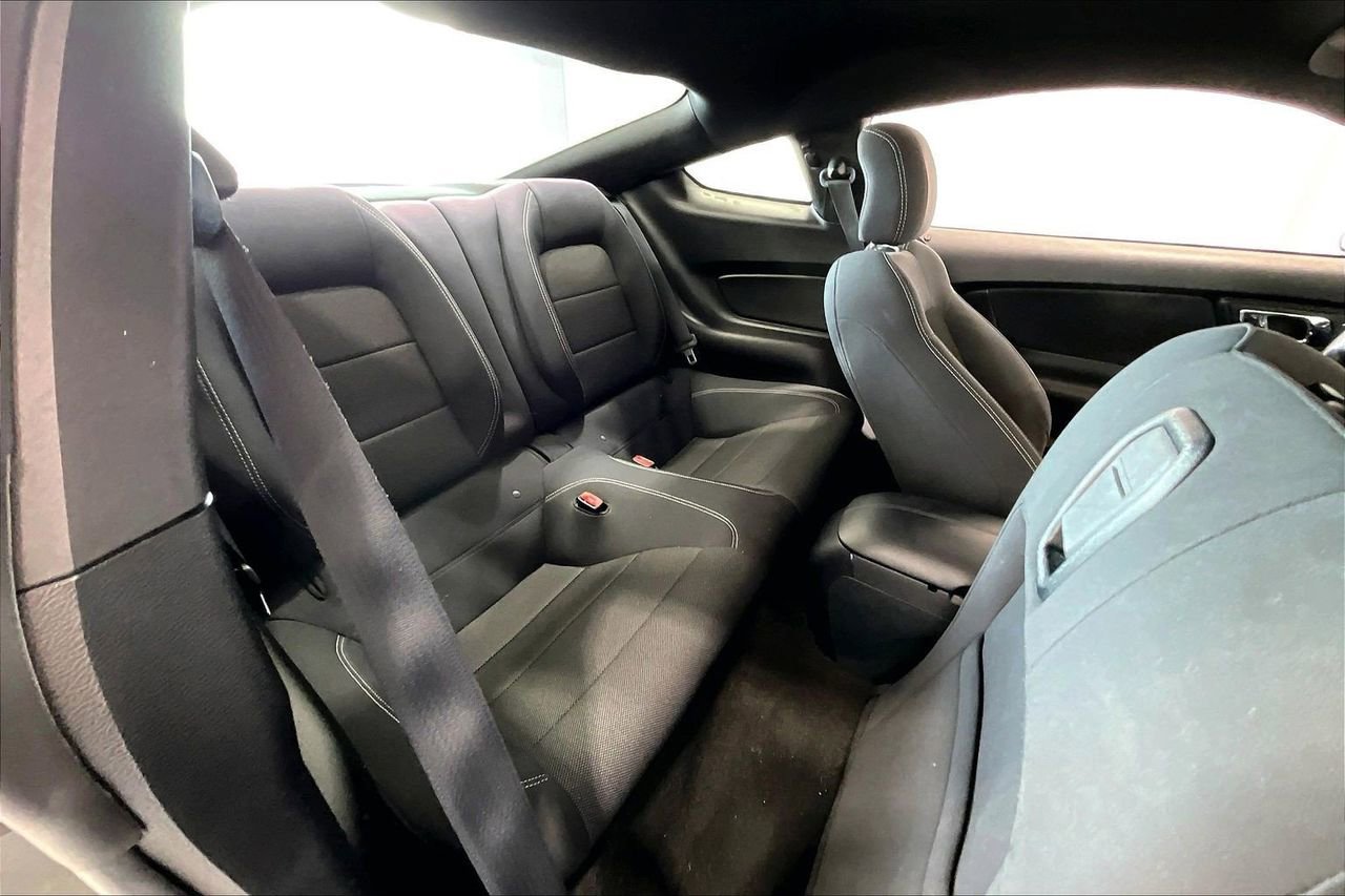 Used 2016 Ford Mustang Coupe RWD image 25