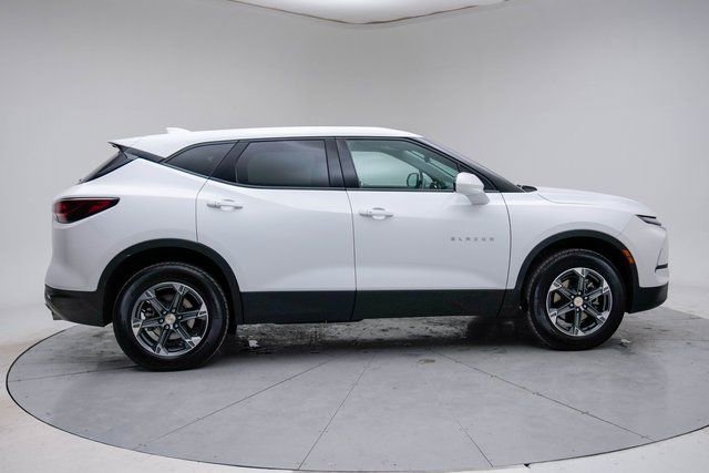 Used 2025 Chevrolet Blazer LT image 7