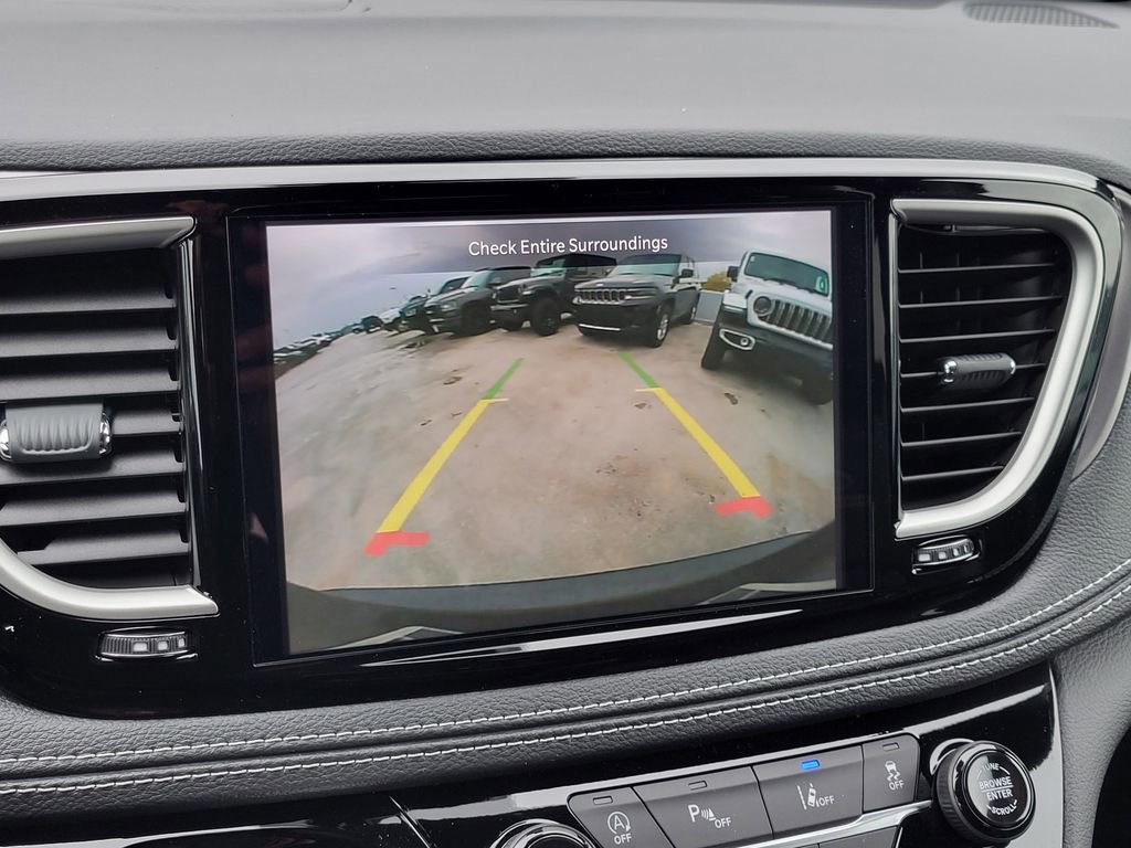 New 2026 Chrysler Pacifica Select w/ S Appearance Package AWD/4WD image 9