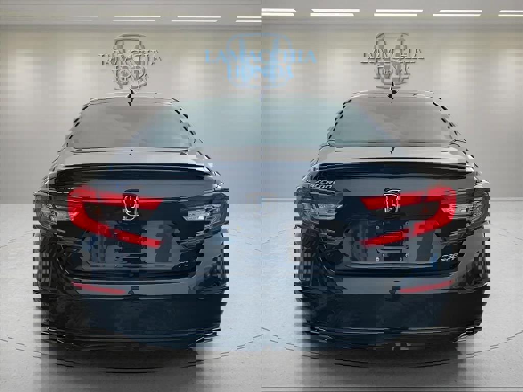 Used 2018 Honda Accord Sport image 4