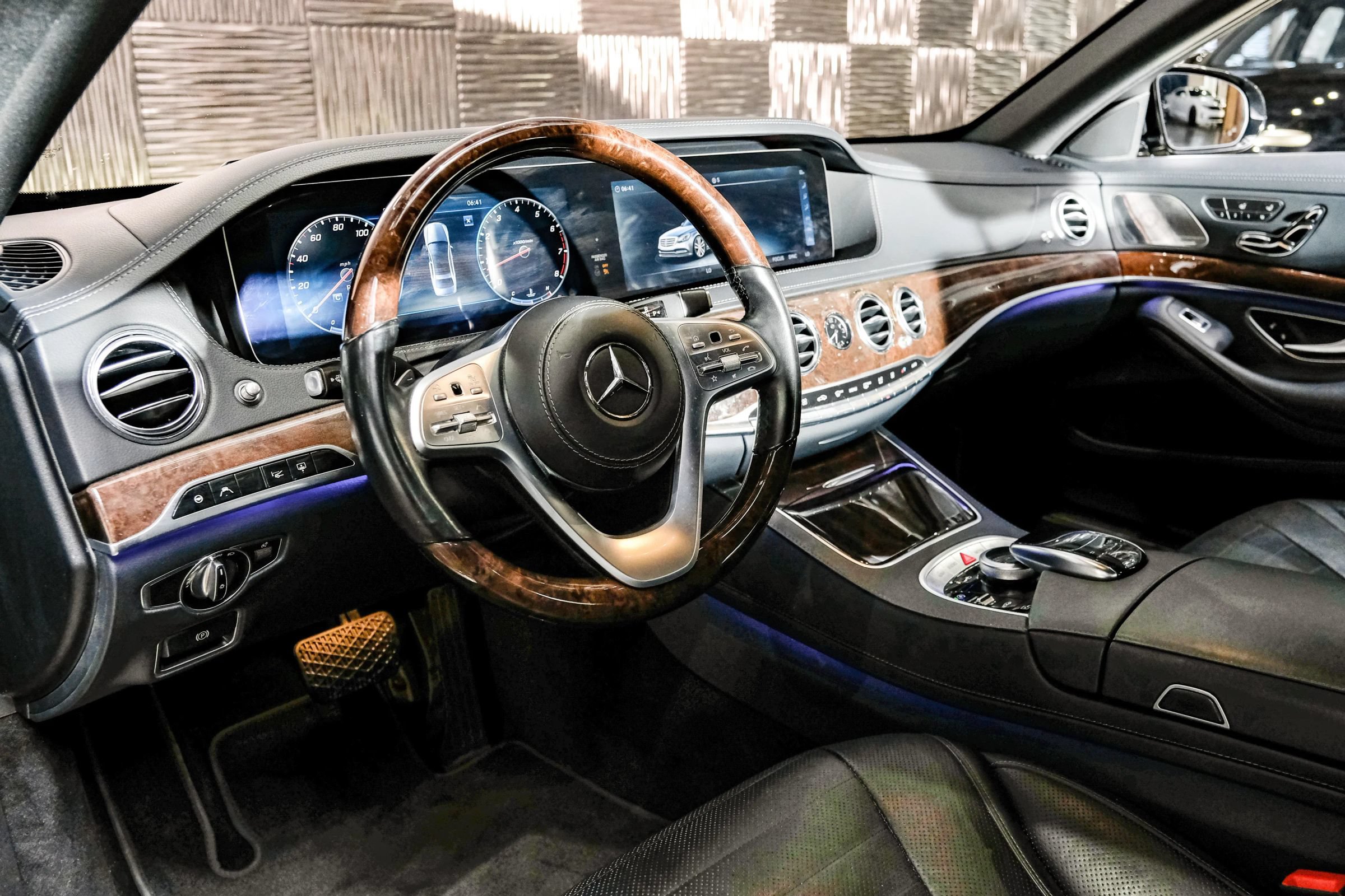 Used 2018 Mercedes-Benz S 560 4MATIC Sedan image 4