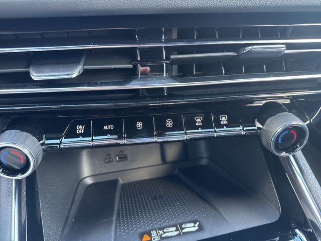 New 2026 Chevrolet Traverse RS w/ LPO, Floor Liner Package FWD image 10