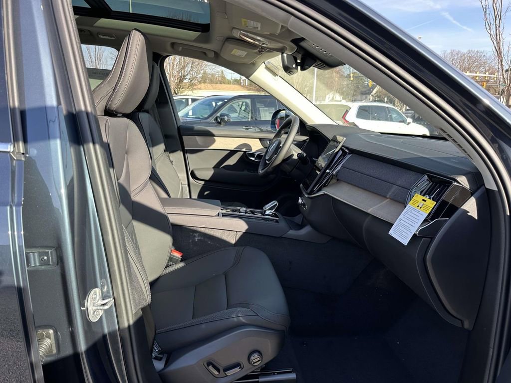 New 2026 Volvo XC90 T8 Plus w/ Protection Package Premier image 11