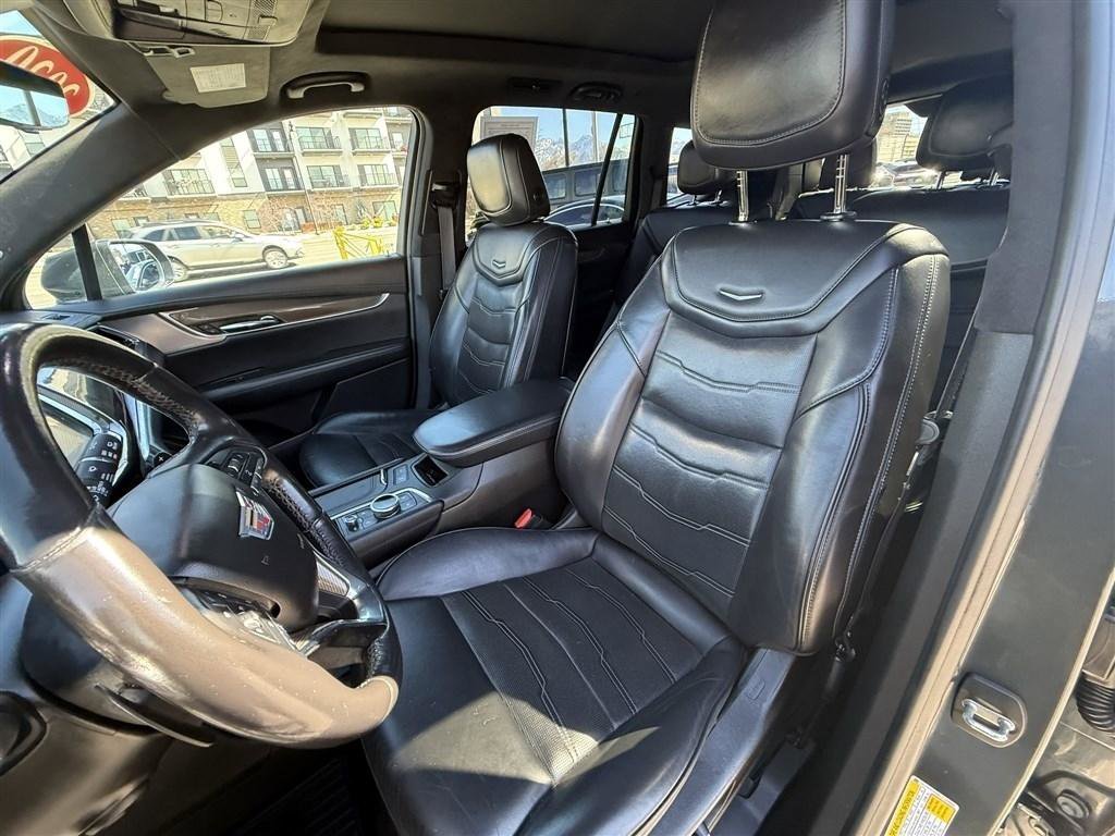 Used 2020 Cadillac XT6 Premium Luxury w/ Platinum Package image 21