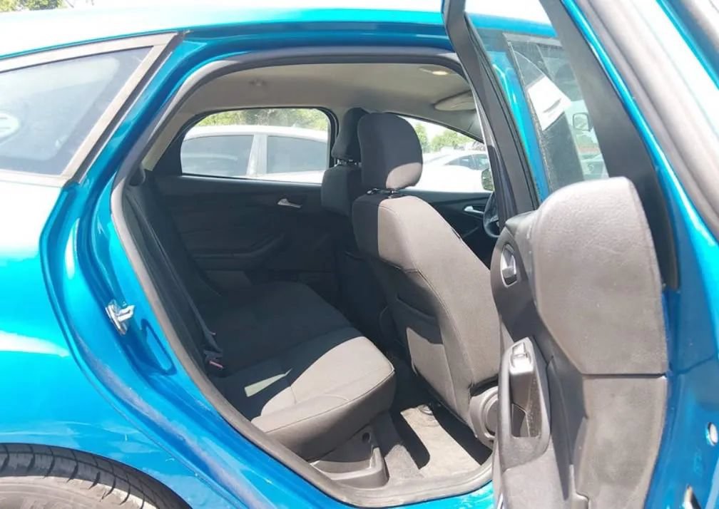 Used 2015 Ford Focus SE FWD image 5