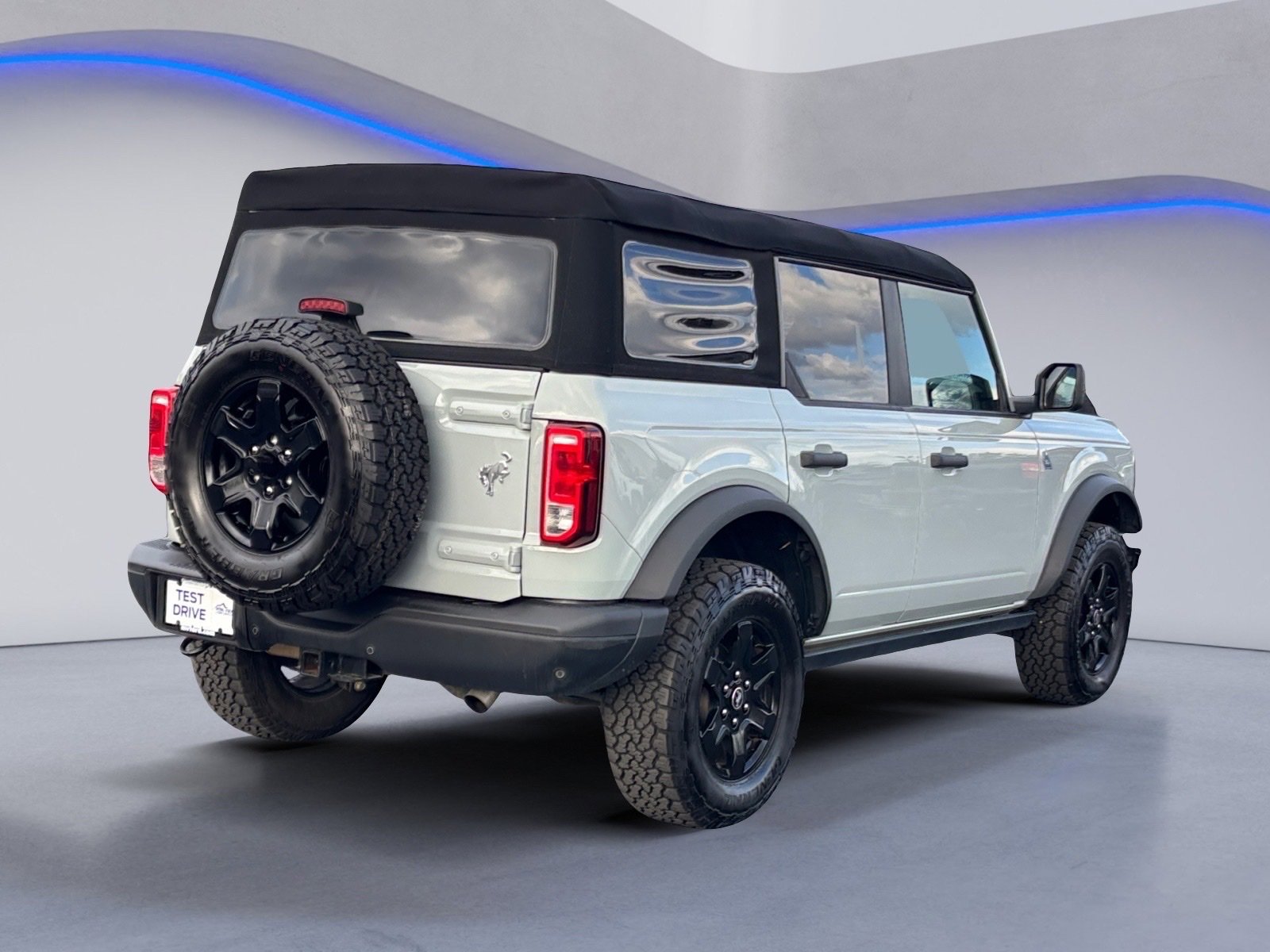 Used 2023 Ford Bronco Black Diamond image 13