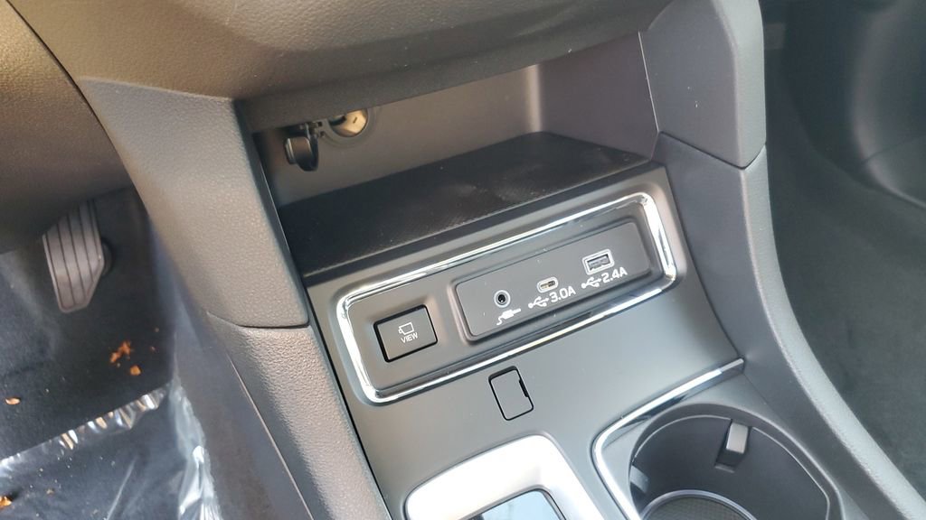 Certified 2025 Subaru Ascent Limited w/ Popular Package #2 image 26