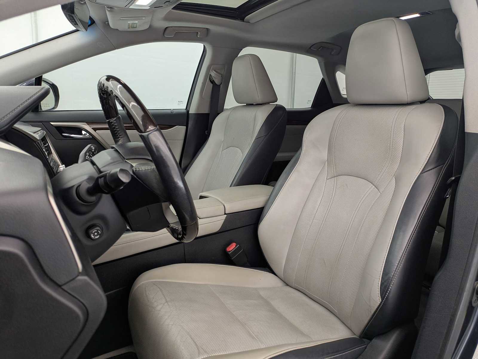 Used 2018 Lexus RX 350 FWD w/ Premium Package image 16