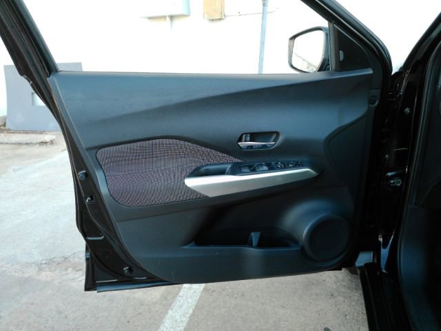 Used 2018 Nissan Kicks SV image 13