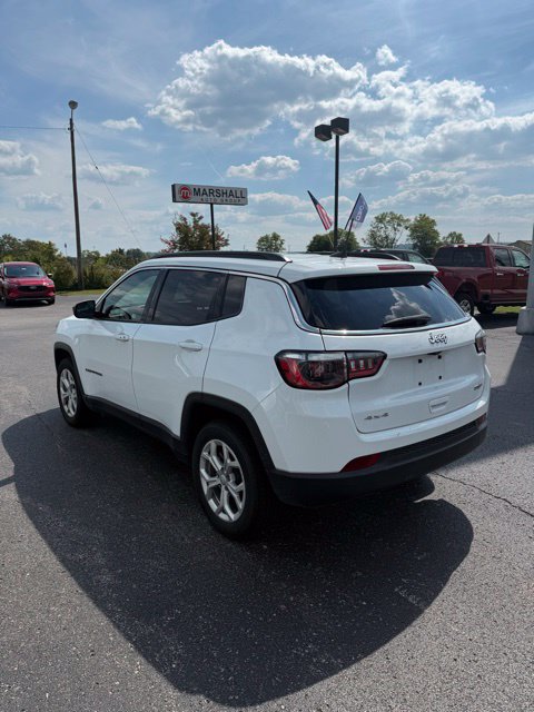 Used 2024 Jeep Compass Latitude AWD/4WD image 33