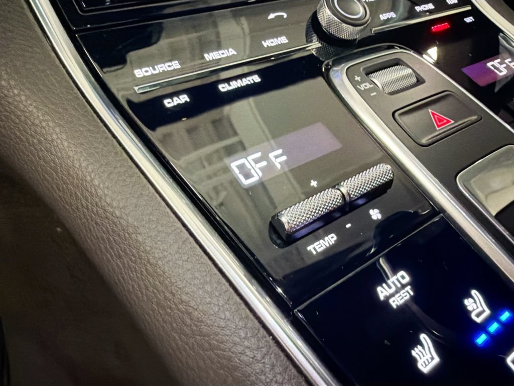 Certified 2018 Porsche Panamera 4 AWD/4WD image 17