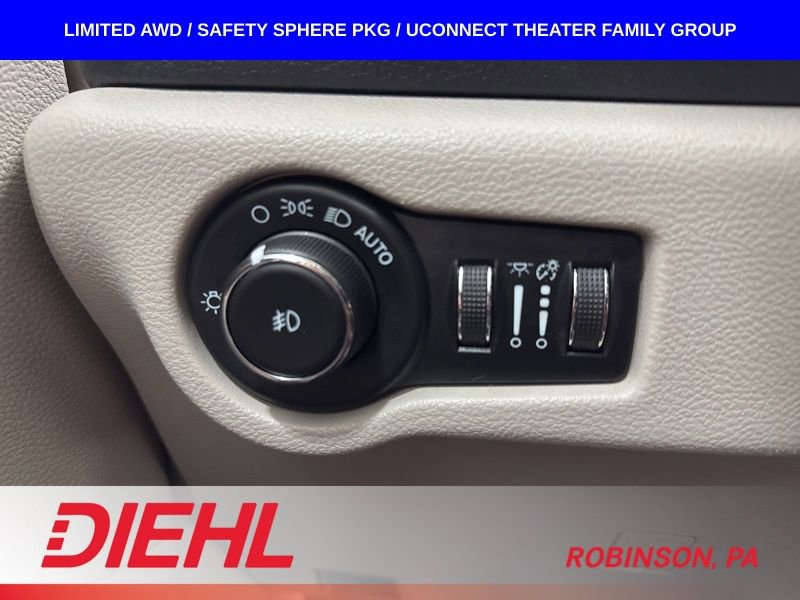 Used 2023 Chrysler Pacifica Limited w/ Uconnect Theater Family Group AWD/4WD image 31