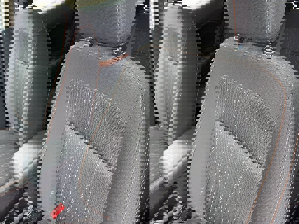 Used 2021 Ford EcoSport SE w/ SE Appearance Package image 13