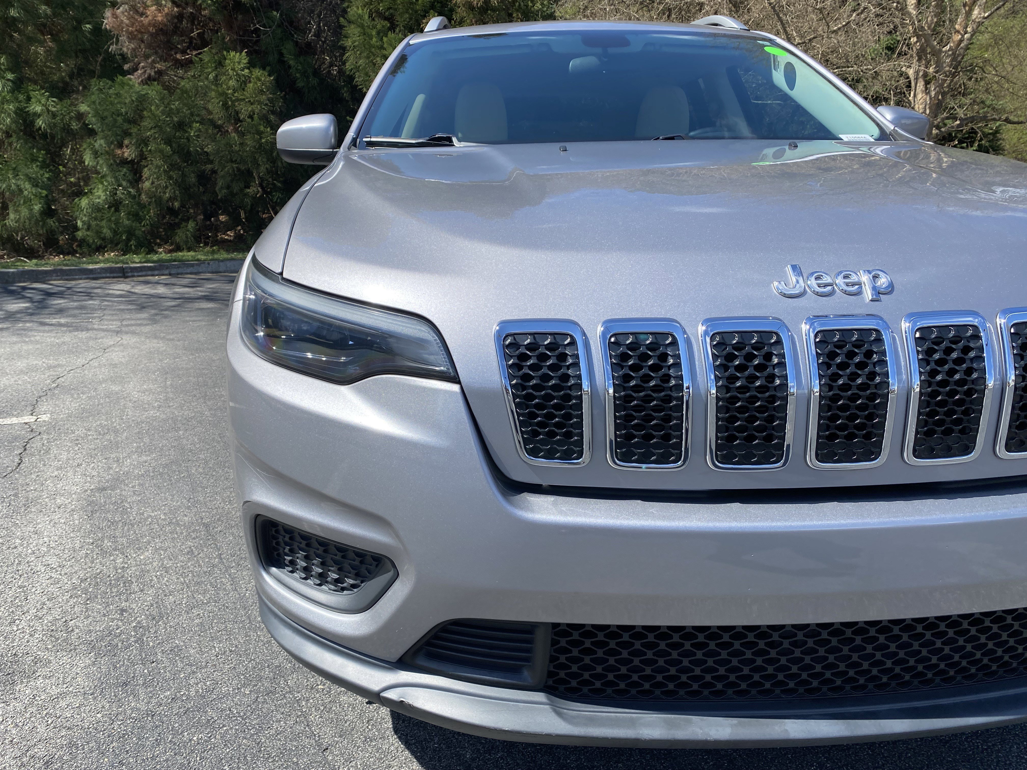 Used 2020 Jeep Cherokee Latitude w/ Cold Weather Group image 14