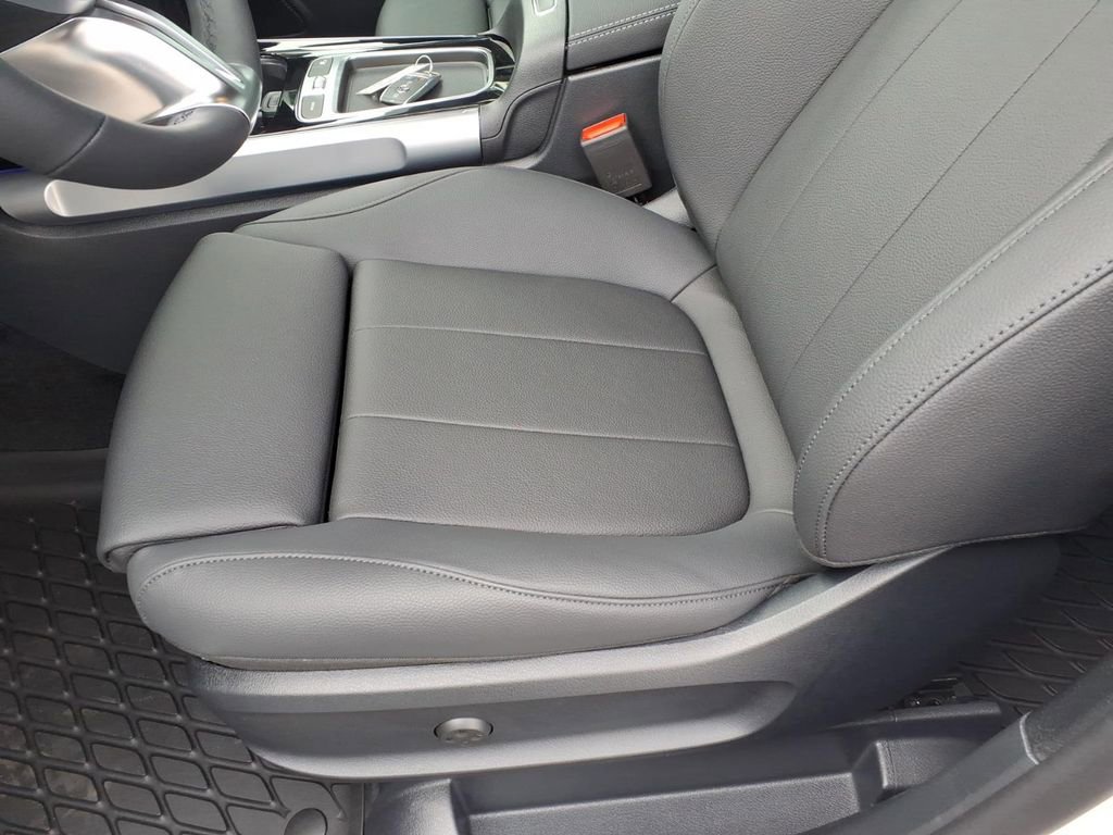 New 2026 Mercedes-Benz GLB 250 4MATIC image 15