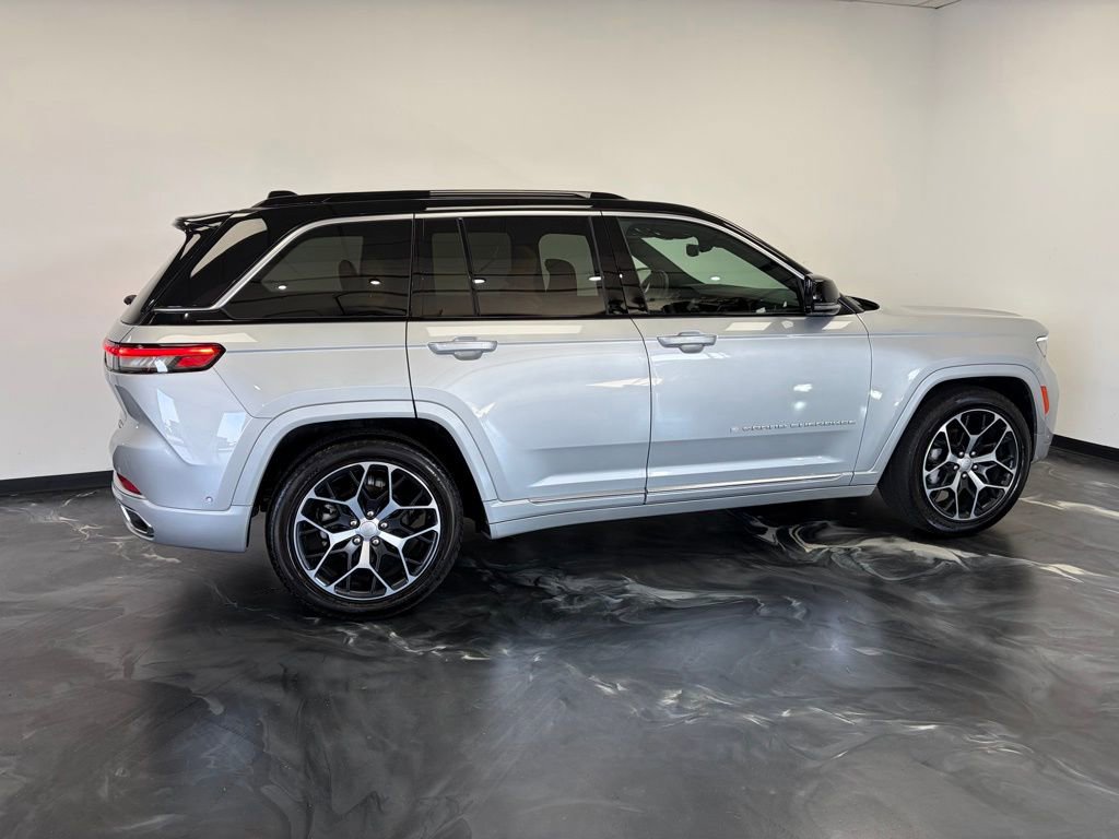 Used 2024 Jeep Grand Cherokee Summit image 21