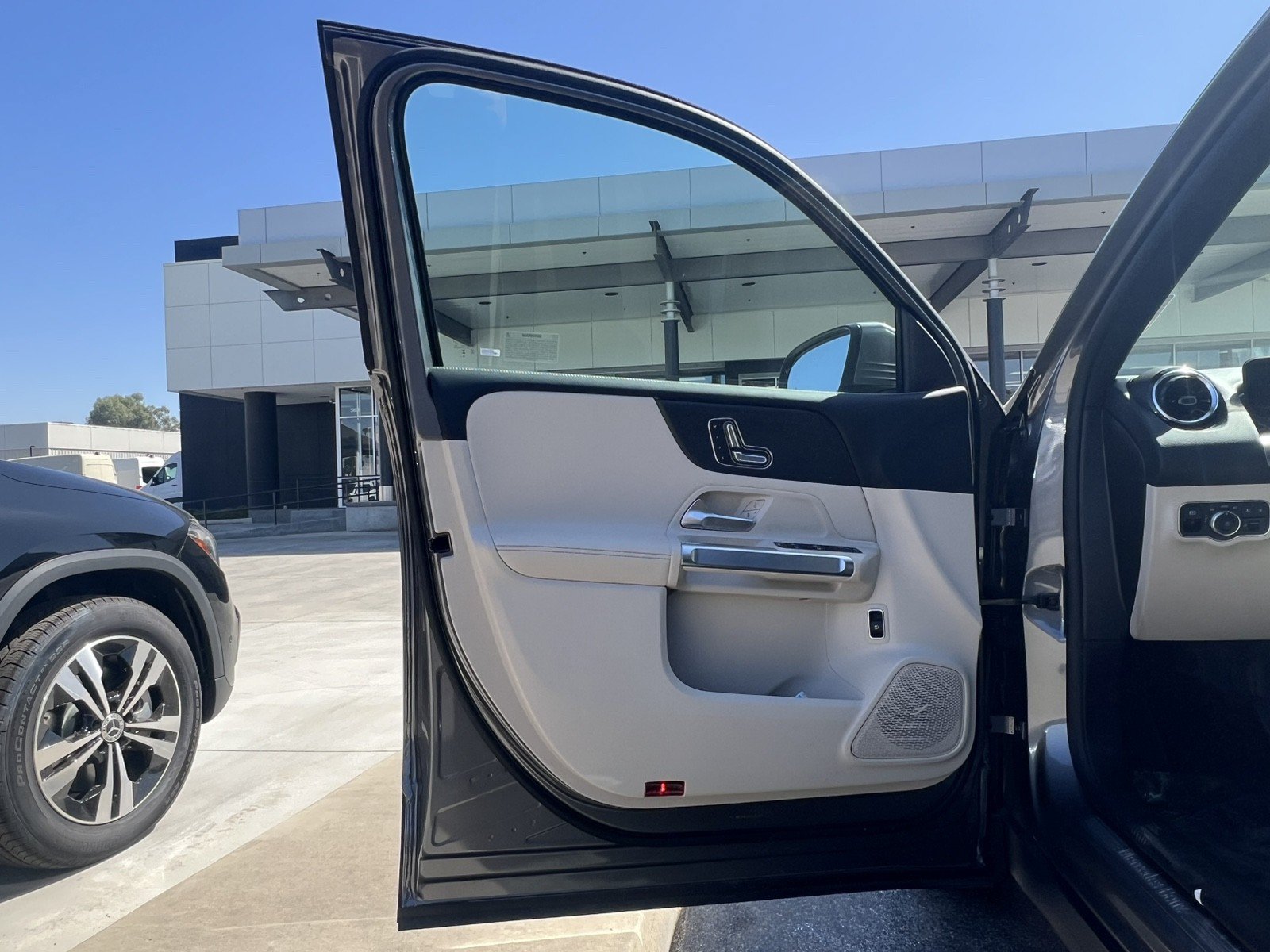 New 2026 Mercedes-Benz GLB 250 image 12