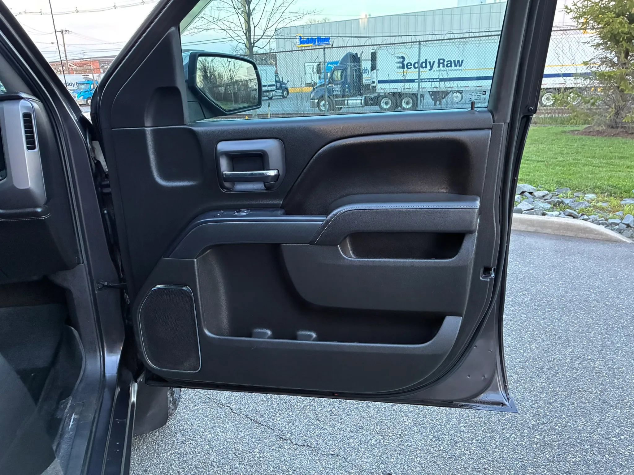 Used 2015 GMC Sierra 1500 SLE image 12