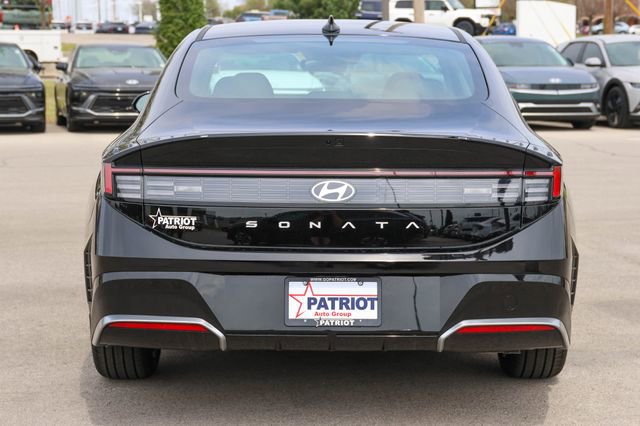 New 2026 Hyundai Sonata SEL FWD image 4