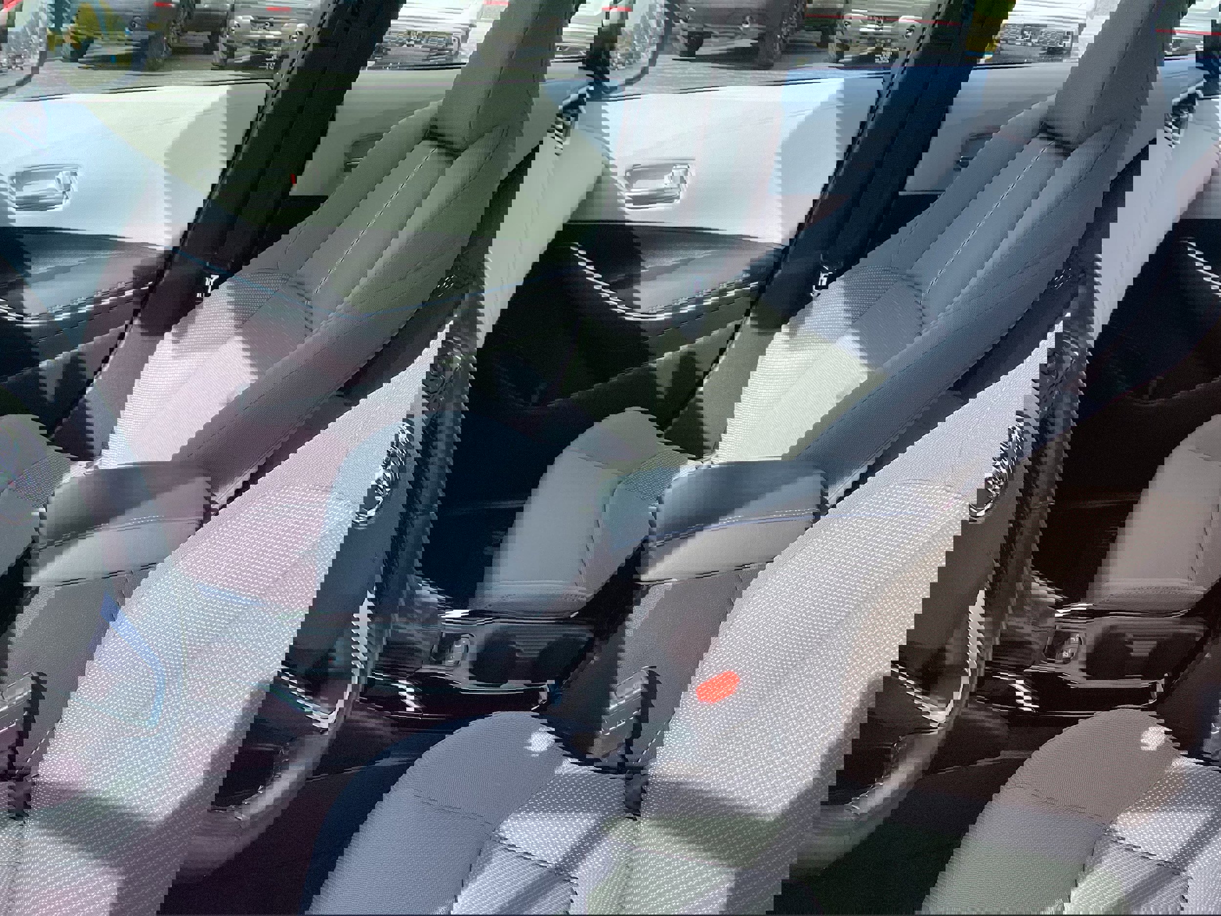 Used 2022 Toyota Corolla SE FWD image 12