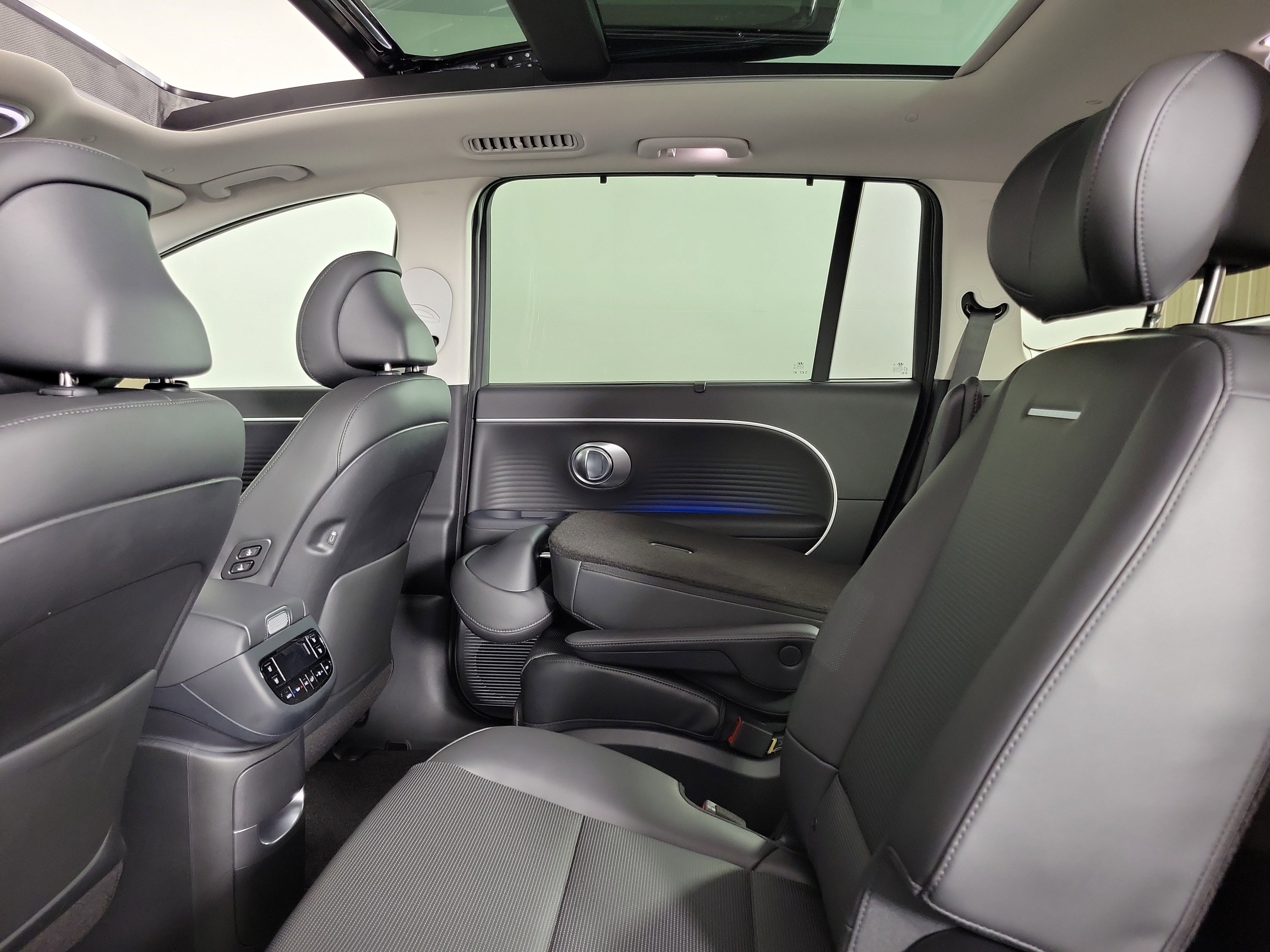 New 2026 Hyundai Ioniq 9 Limited image 30