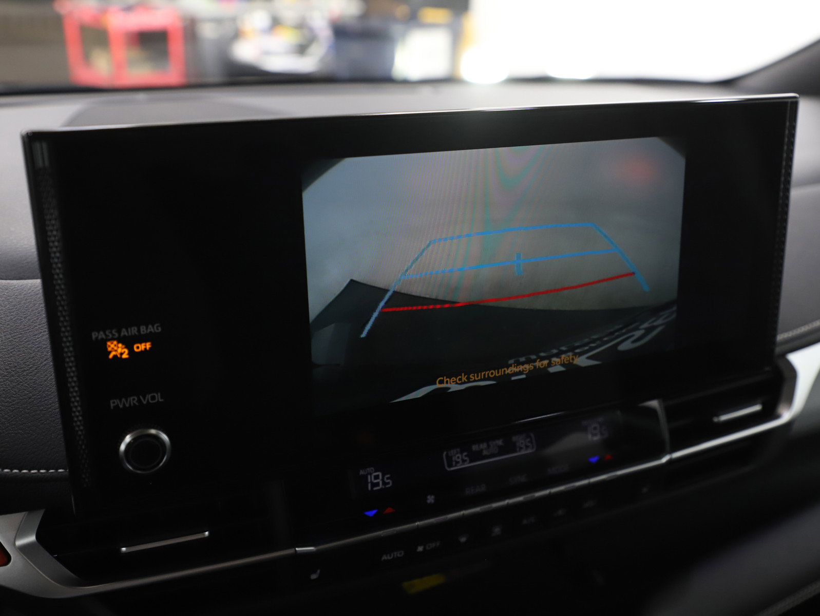 Used 2025 Toyota Sienna XSE image 23