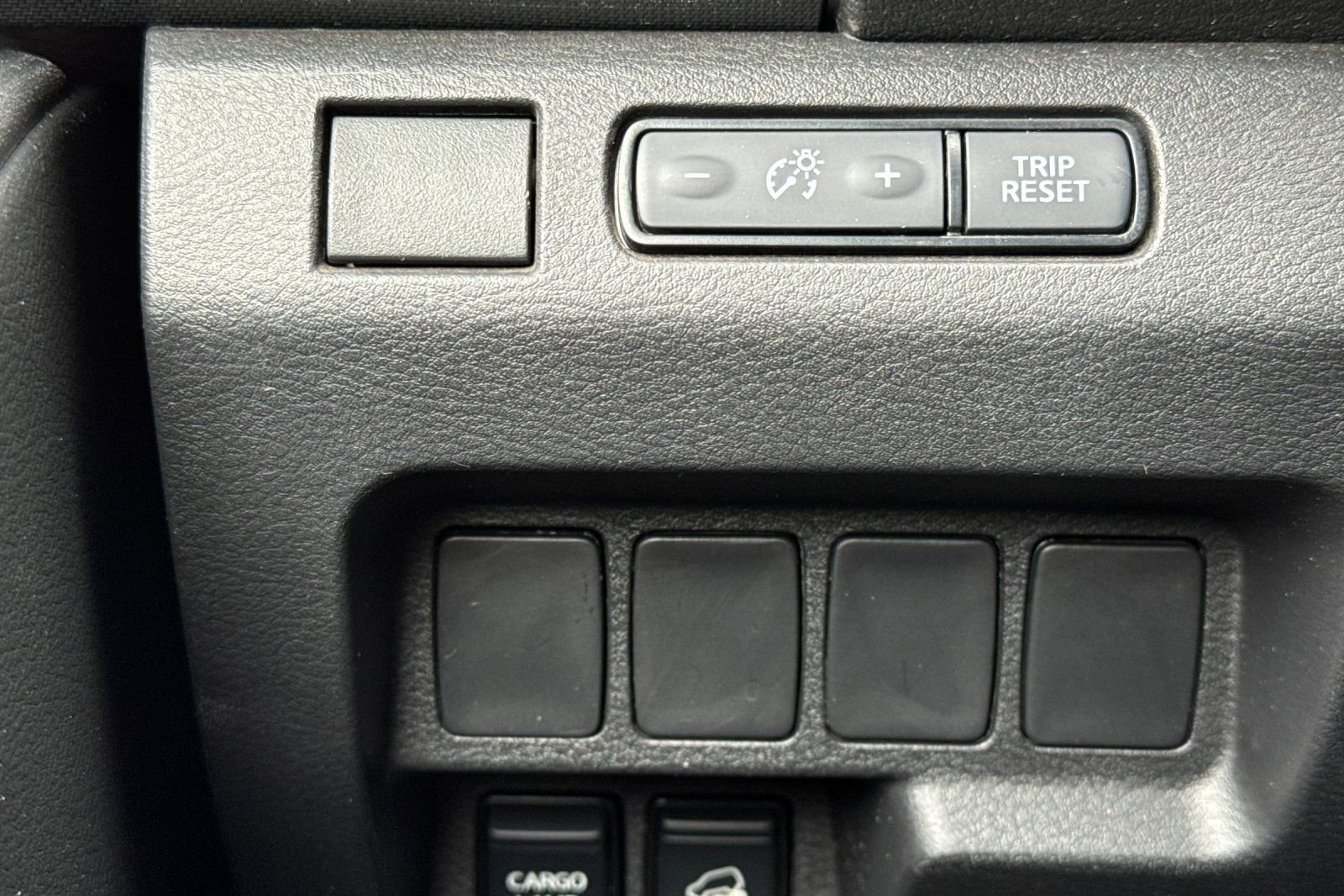 Used 2024 Nissan Frontier S w/ Tow Package image 28