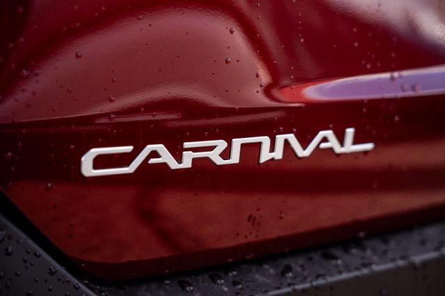 Used 2025 Kia Carnival image 8