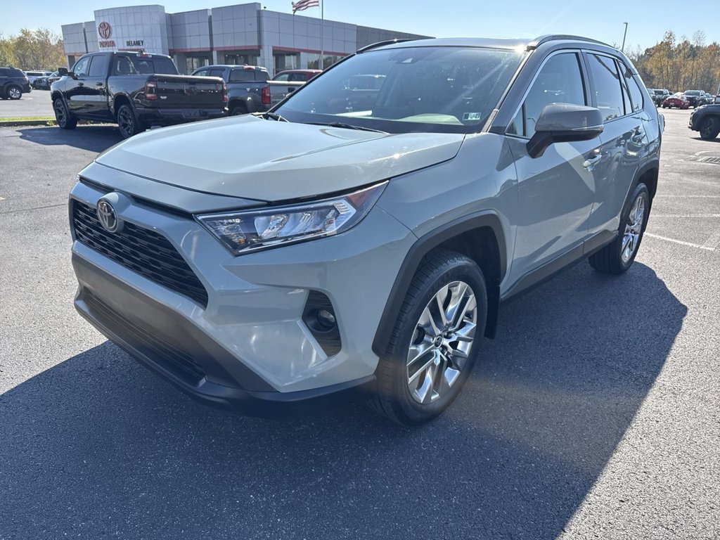 Used 2021 Toyota RAV4 XLE Premium AWD/4WD image 4