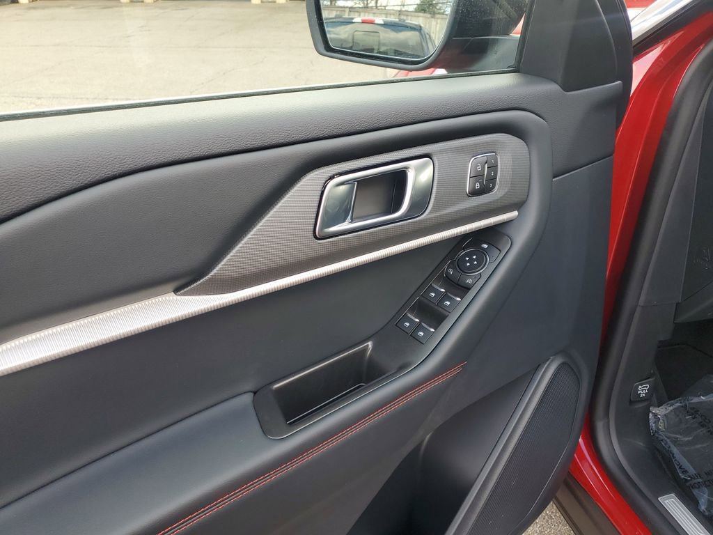 New 2026 Ford Explorer ST-Line w/ ST-Line Street Pack image 12