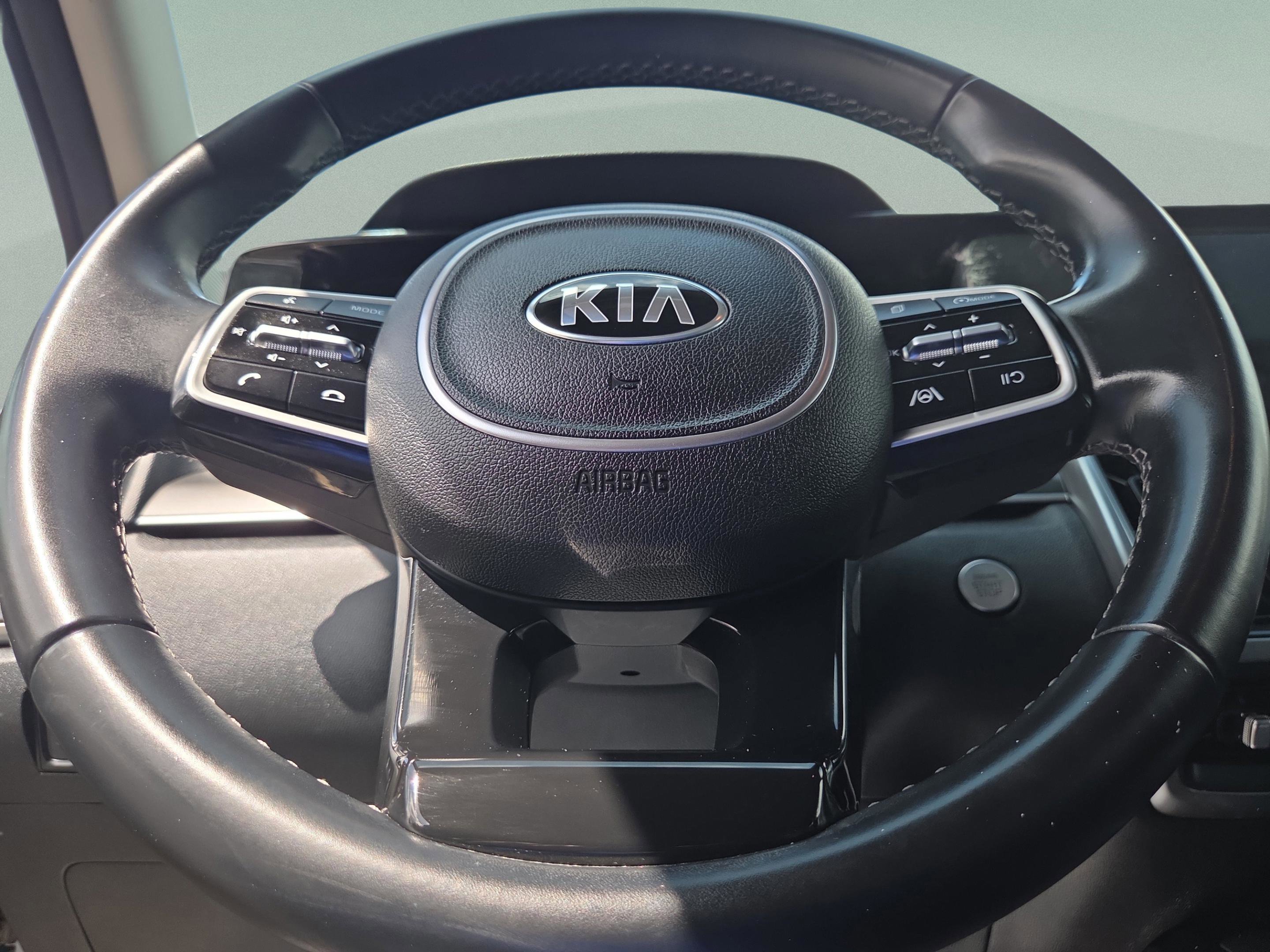 Used 2021 Kia Sorento S image 11