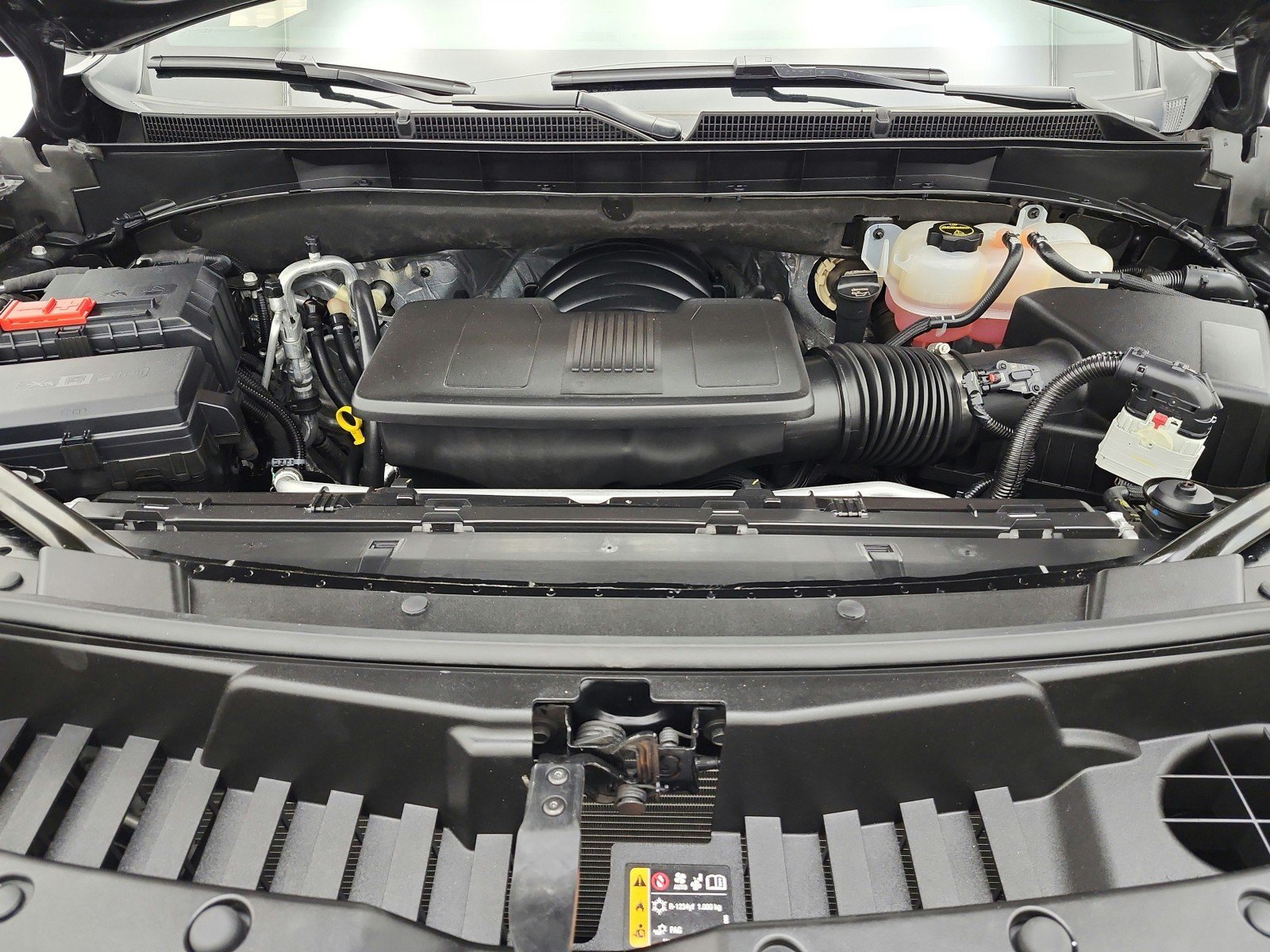 Used 2025 GMC Yukon Denali AWD/4WD image 16