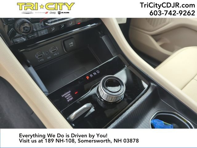 New 2025 Jeep Grand Cherokee Limited w/ Luxury Tech Group II image 38