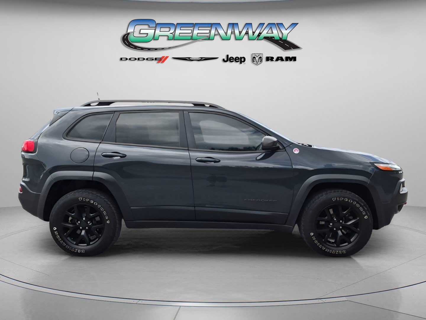 Used 2016 Jeep Cherokee Trailhawk w/ Leather Interior Group AWD/4WD image 4