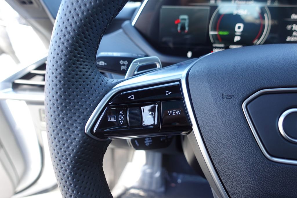 Used 2024 Audi e-tron GT Premium Plus image 11