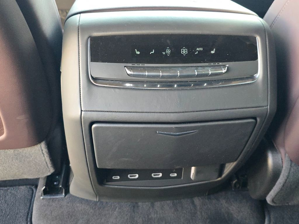 Used 2024 Cadillac Escalade Sport Platinum AWD/4WD image 18