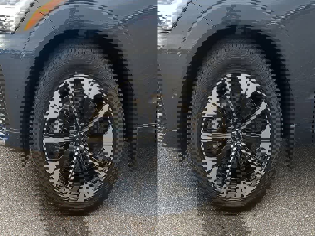 Certified 2026 Volvo XC60 B5 Plus w/ Protection Package Premier image 13