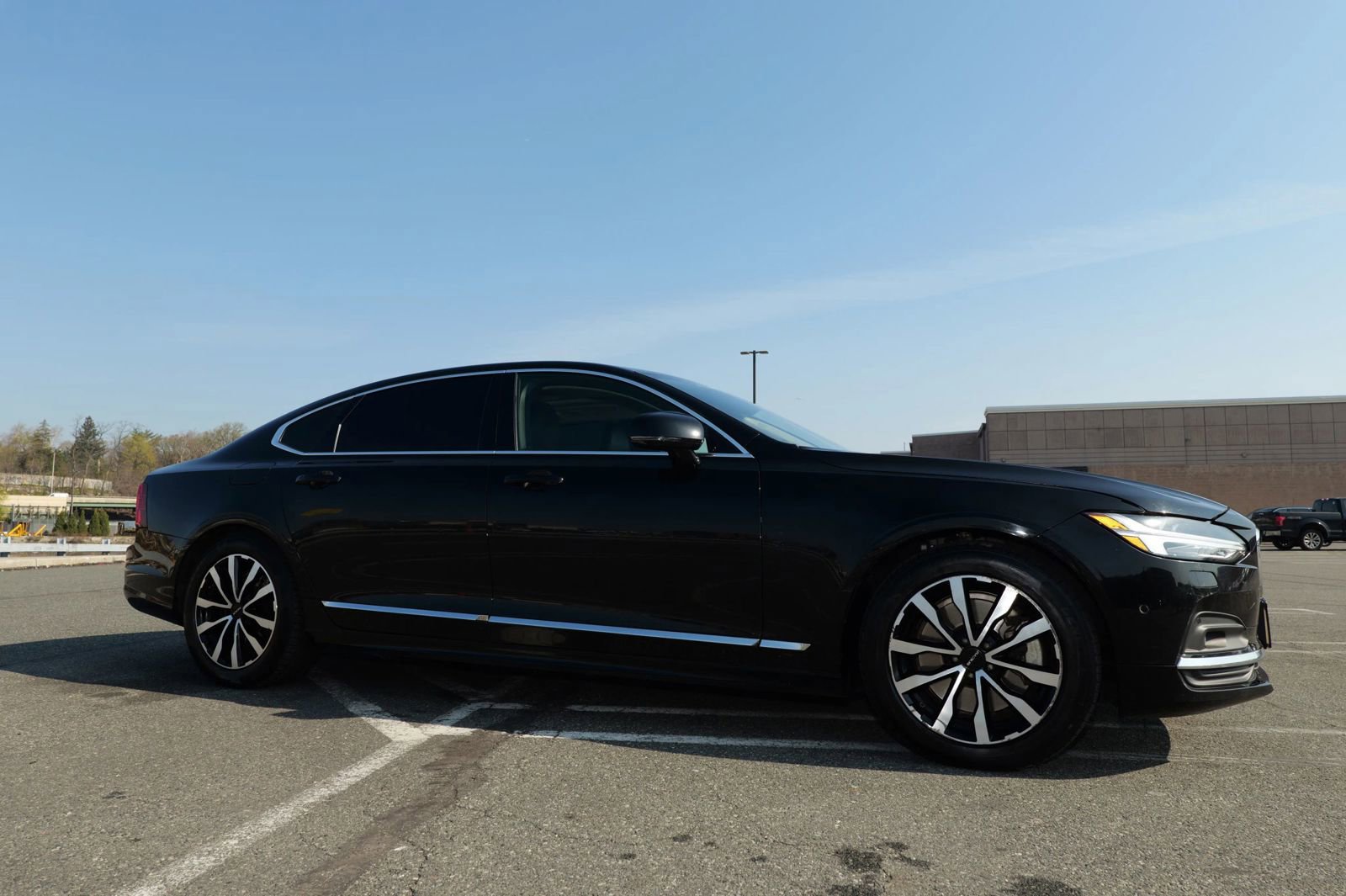 Used 2023 Volvo S90 B6 Plus image 10