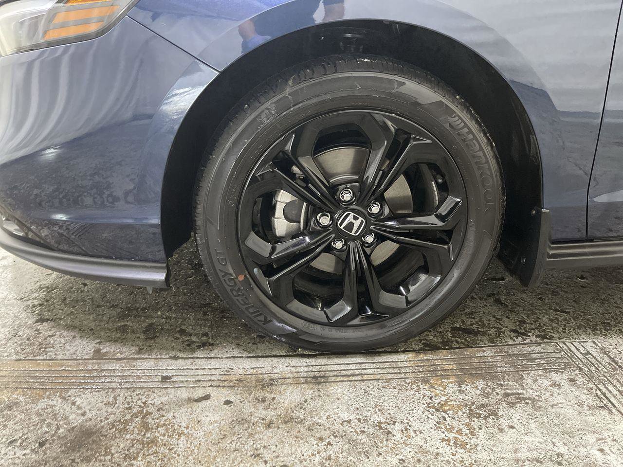 Used 2025 Honda Accord SE image 10