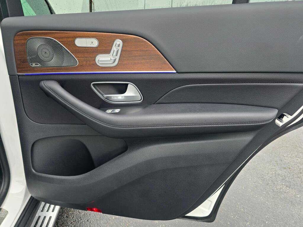 Certified 2025 Mercedes-Benz GLS 580 4MATIC image 27
