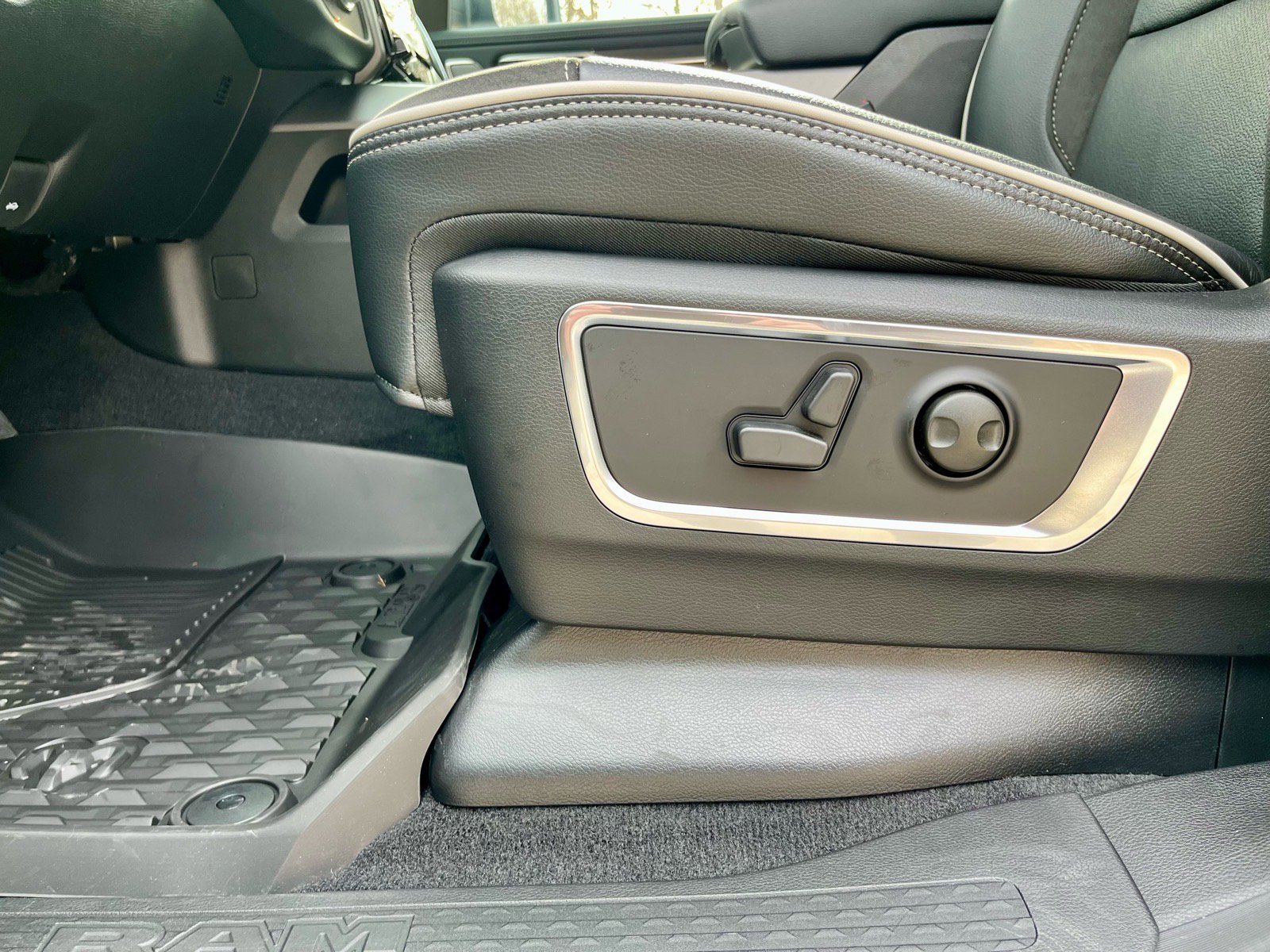 New 2026 RAM 1500 Laramie w/ Night Edition image 22