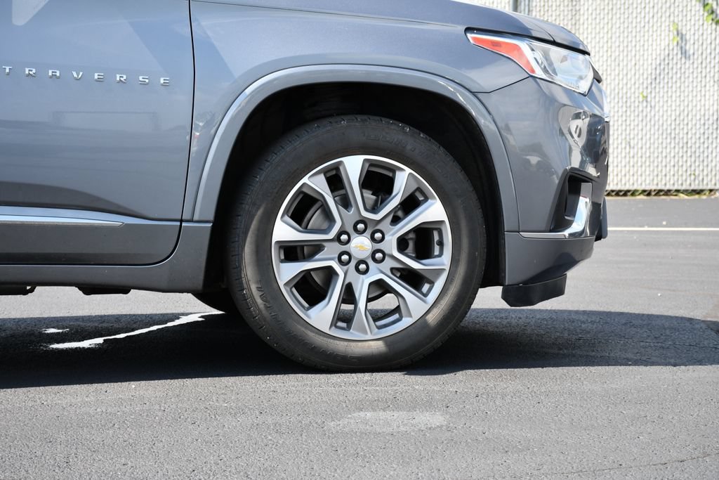 Used 2021 Chevrolet Traverse Premier w/ LPO, Floor Liner Package AWD/4WD image 9
