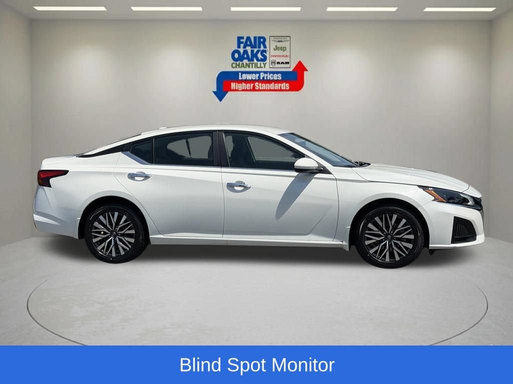 Used 2023 Nissan Altima 2.5 SV AWD/4WD image 6