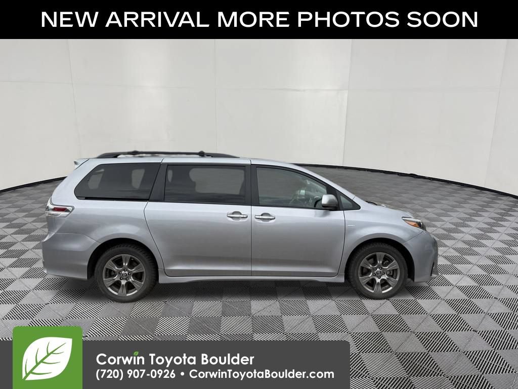 Used 2019 Toyota Sienna SE w/ SE Preferred Package AWD/4WD image 9