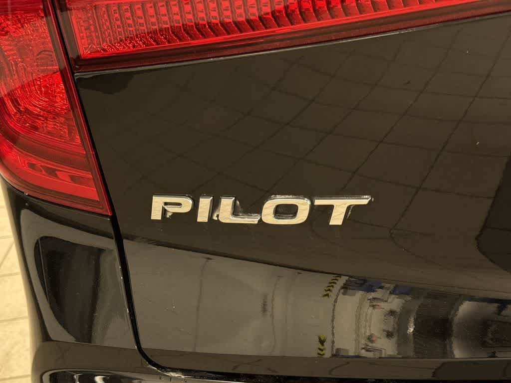 Used 2017 Honda Pilot Touring image 29