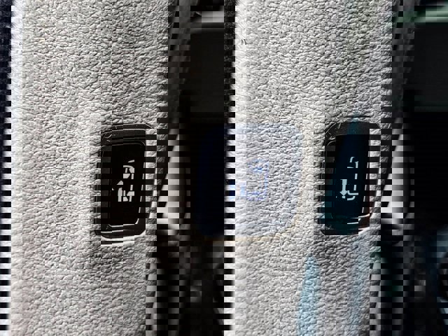 Used 2020 Chrysler Pacifica Touring-L image 34