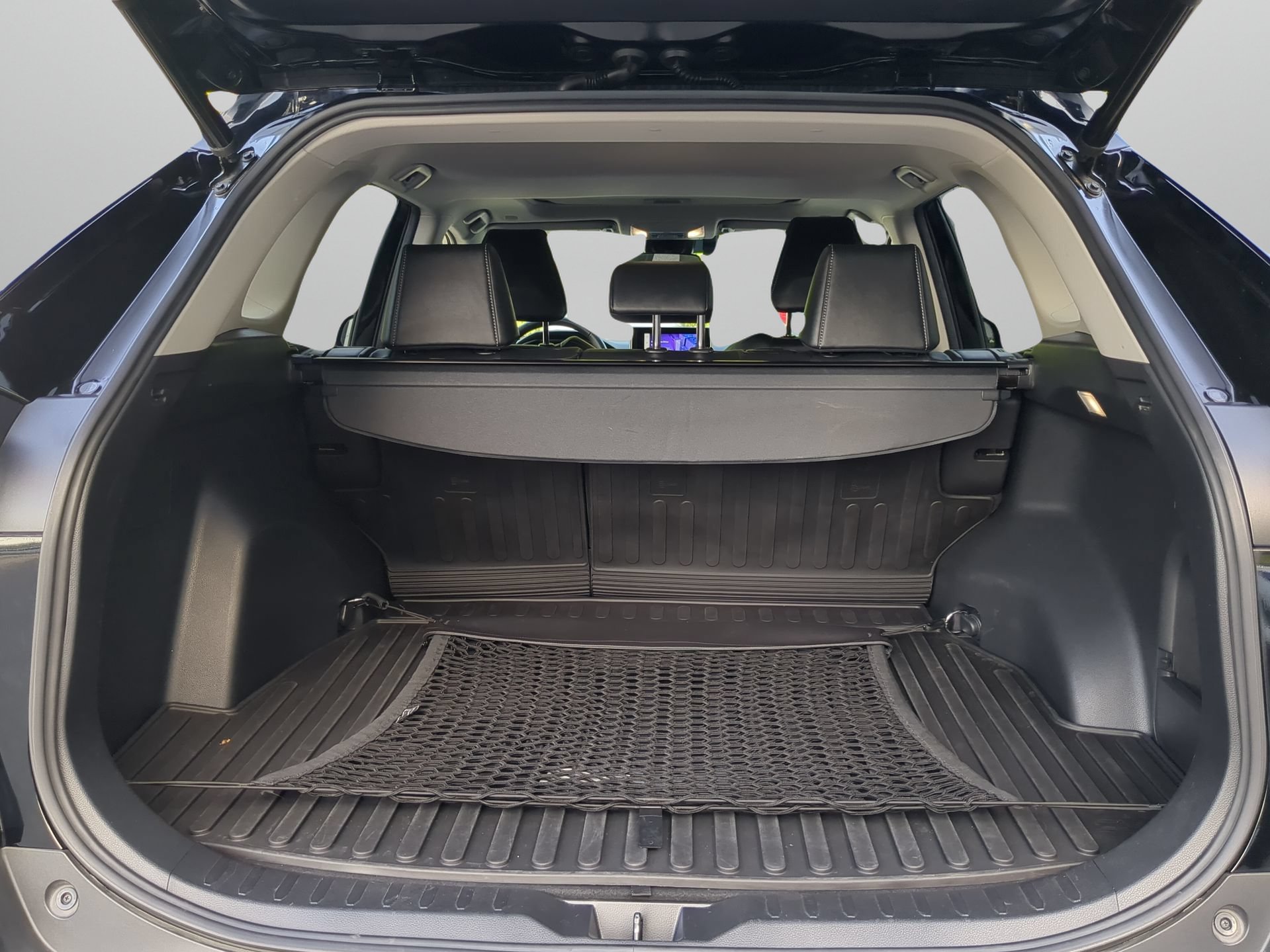 Used 2023 Toyota RAV4 XLE Premium AWD/4WD image 46